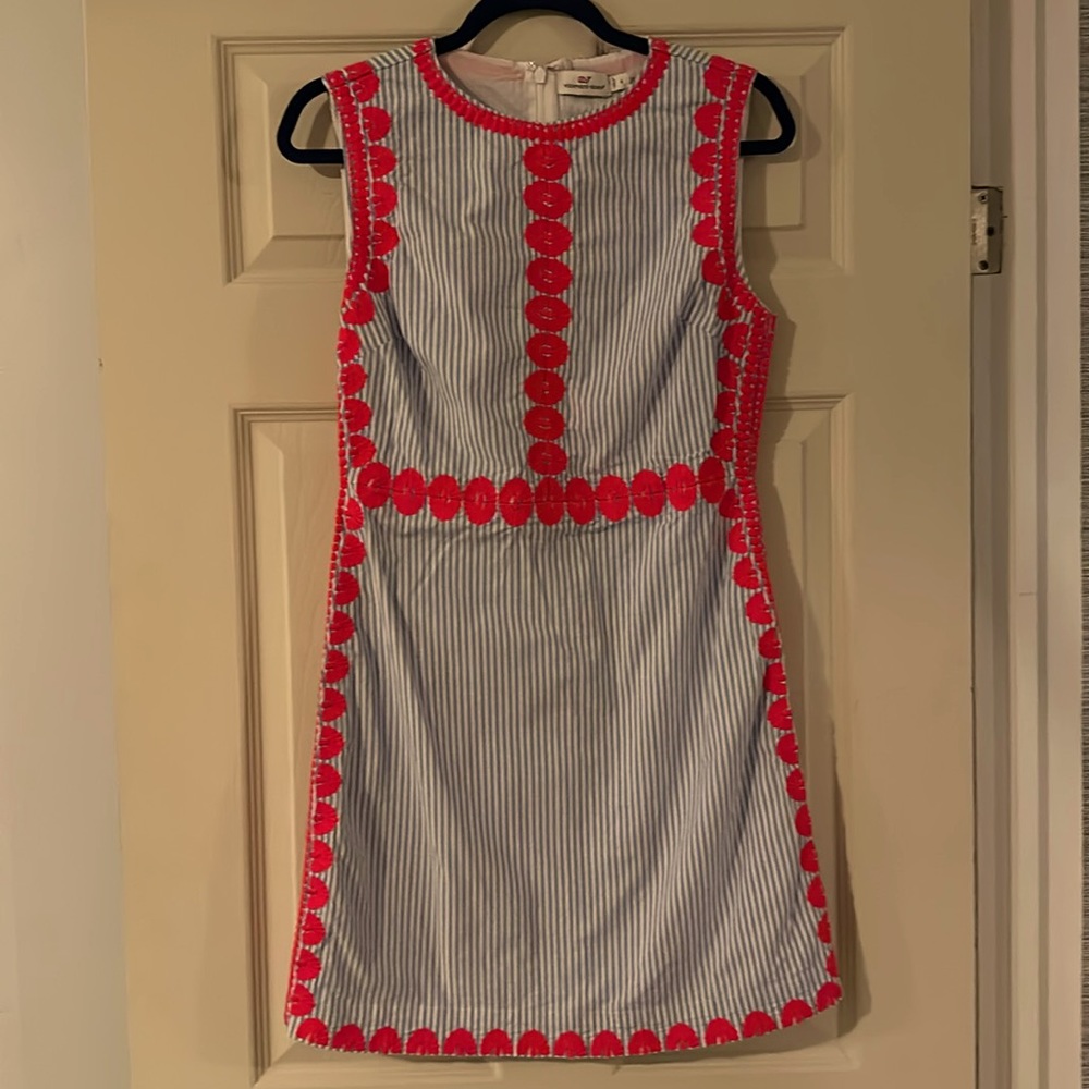Vineyard Vines Size 4 Blue & White Seersucker - Pink Embroidered Sundress